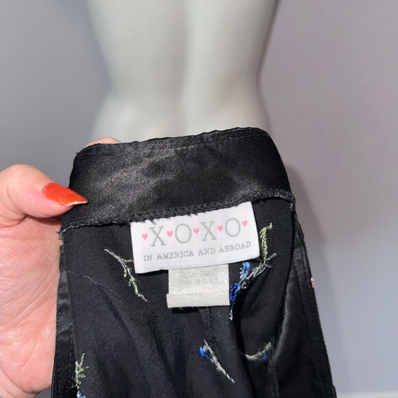 Vtg 90s Y2k XOXO Black Satin Mini Skirt Floral Embroidery Rayon Size 13/14 - Picture 5 of 6